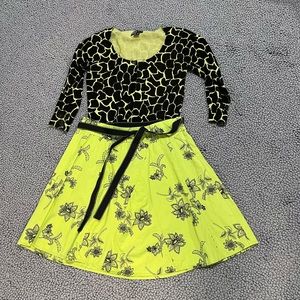 Green cotton skirt and sweater